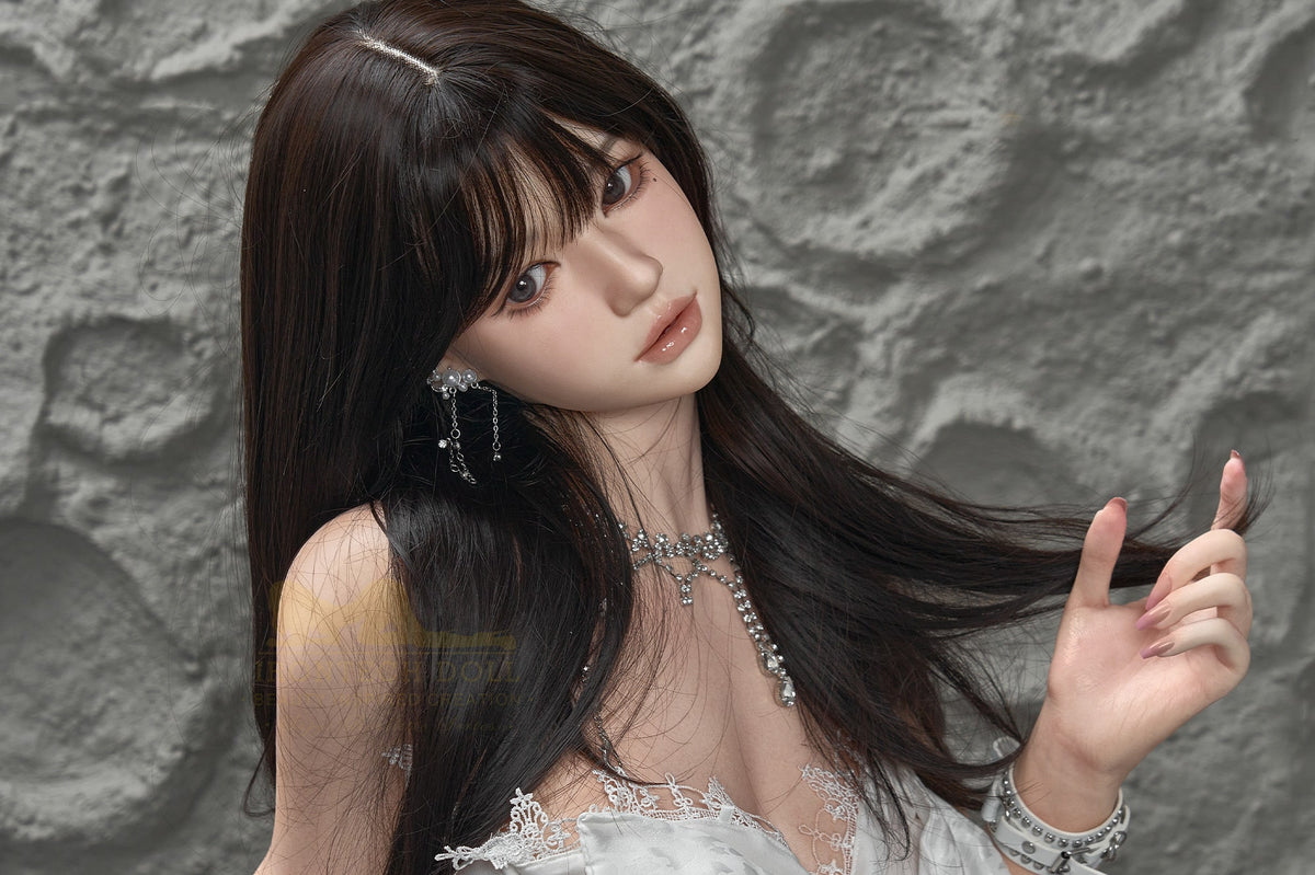 Hanni: K-Pop Hottie Sex Doll