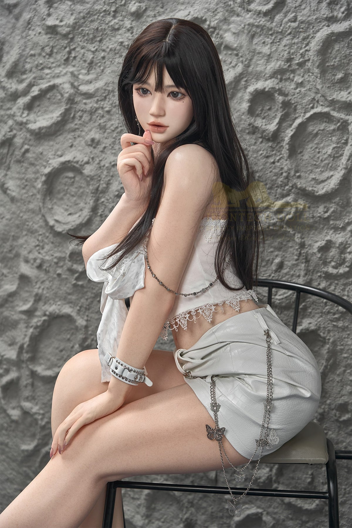 Hanni: K-Pop Hottie Sex Doll