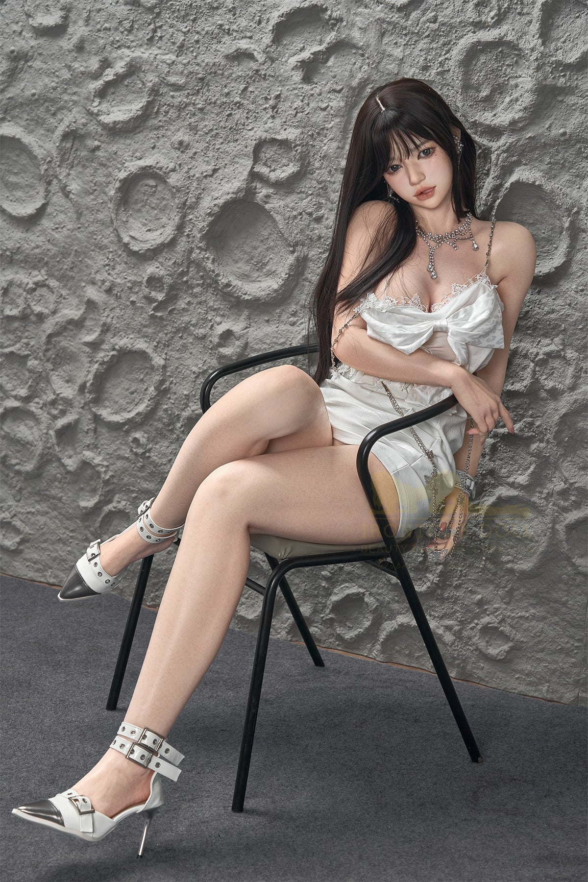 Hanni: K-Pop Hottie Sex Doll