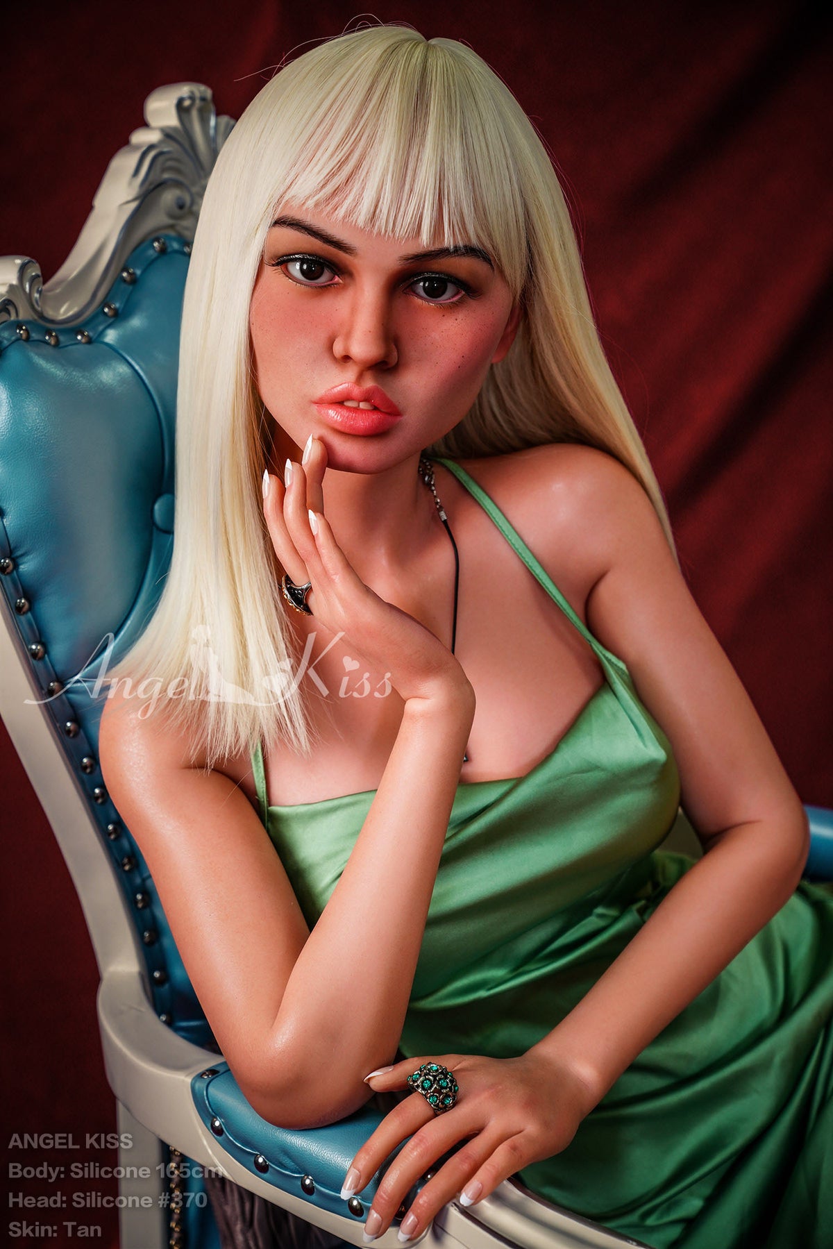Sia: Australian Bombshell Sex Doll